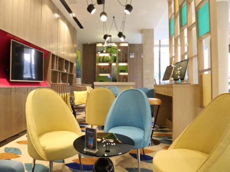 Наньнин: 华尚酒店(广西医科大学南湖公园店)