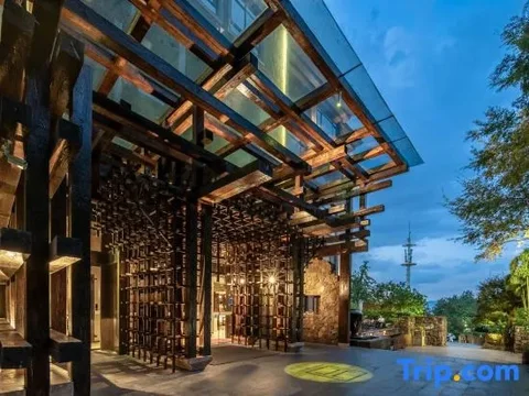 Дунъян: Homei Hotel