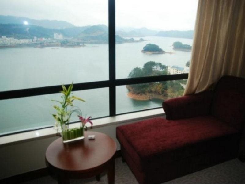 Ханчжоу: Longting New Century Hotel Qiandao Lake