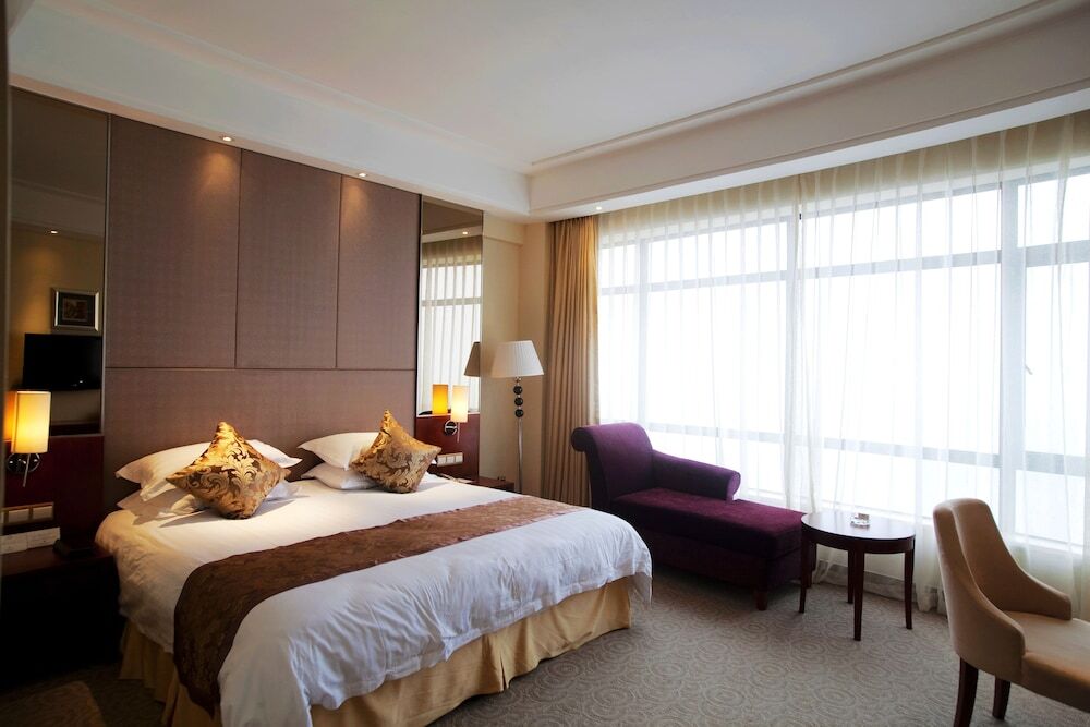 Ханчжоу: Longting New Century Hotel Qiandao Lake