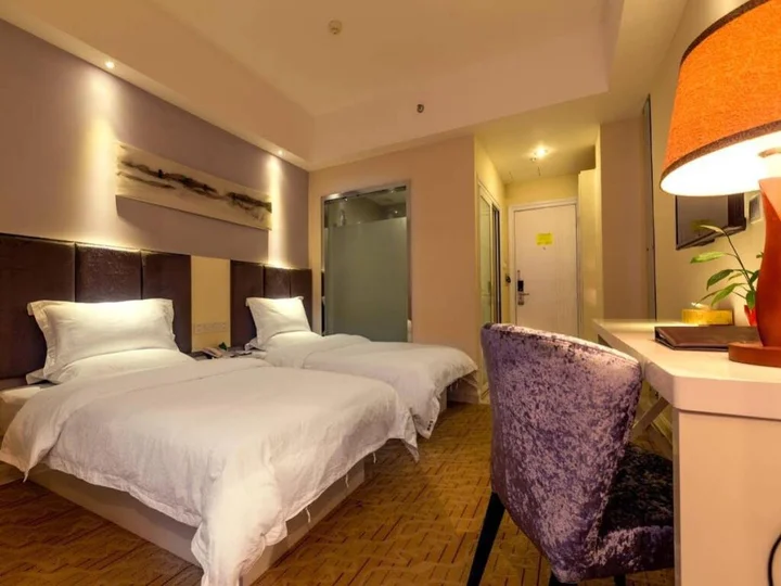 Наньнин: Nanning Zelin Hotel