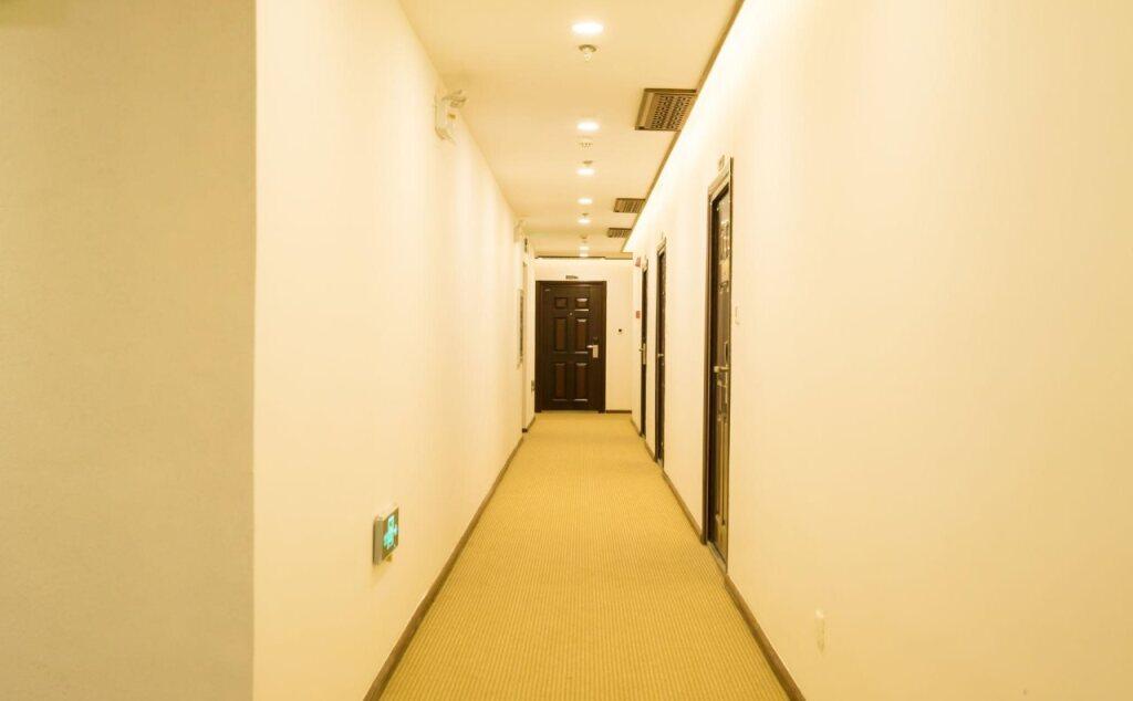 Дали: EStay Residence