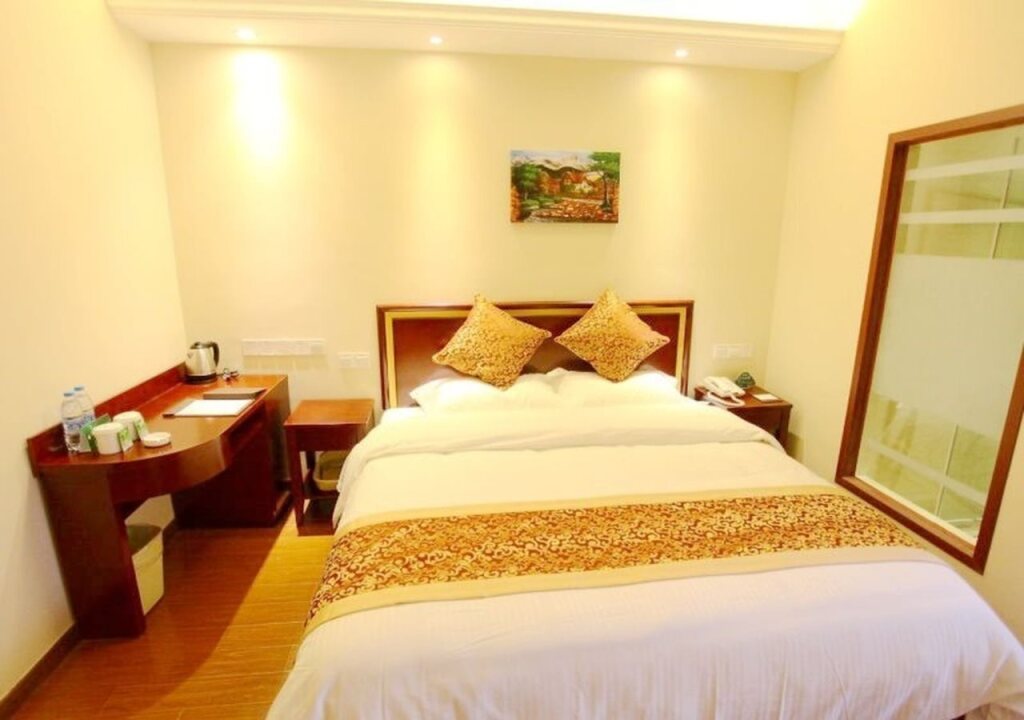 Шанхай: Green Tree Inn Smart Selection Hotel (Shanghai Hongqiao Road Metro Station)