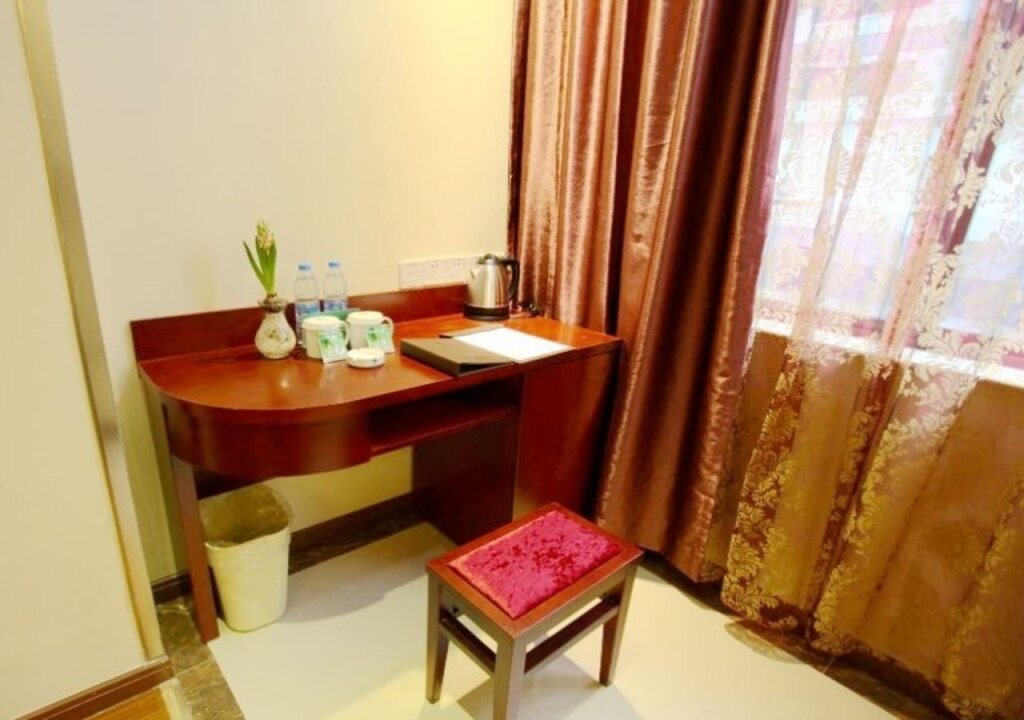 Шанхай: Green Tree Inn Smart Selection Hotel (Shanghai Hongqiao Road Metro Station)