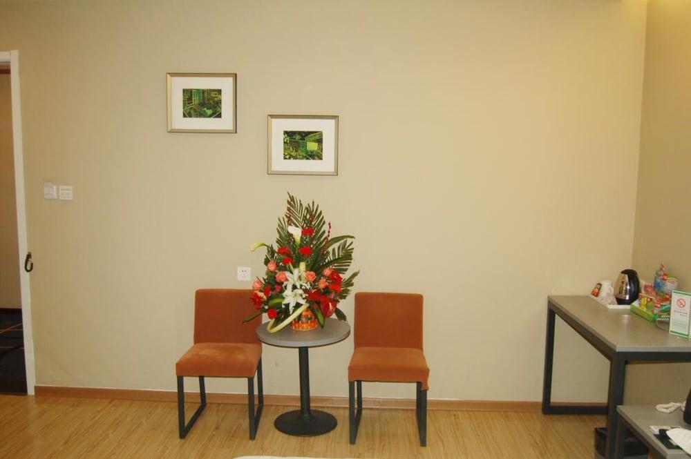 Лоян: Aviation City Center Hotel