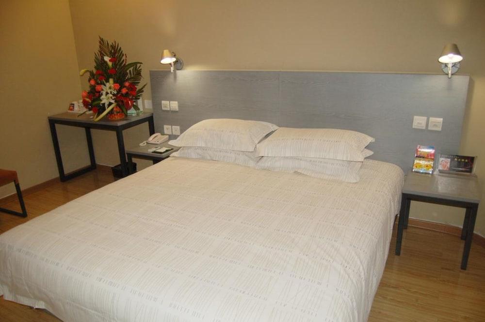 Лоян: Aviation City Center Hotel