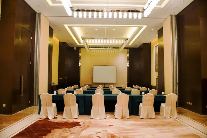 Чжэньцзян: Yangzhong Firth Jinling Grand Hotel