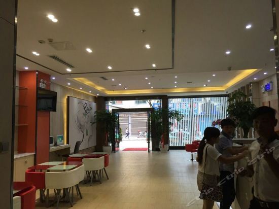 Синъи: 7 Days Premium Guangyi Magic West Road Branch