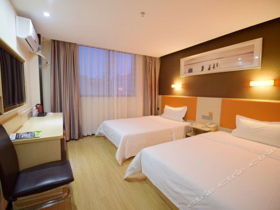 Синъи: 7 Days Premium Guangyi Magic West Road Branch