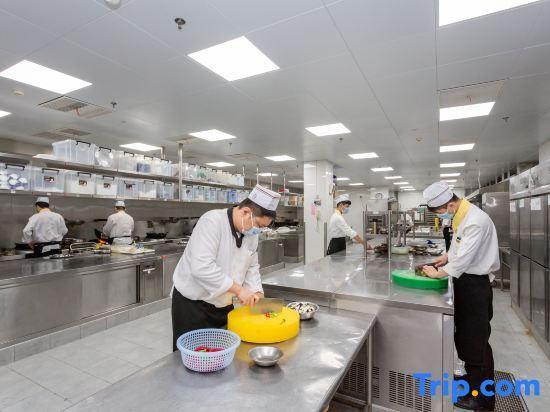 Уси: Jinling Lakeview Hotel