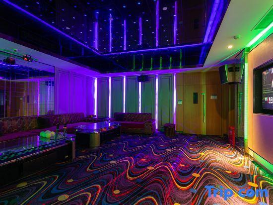 Уси: Jinling Lakeview Hotel