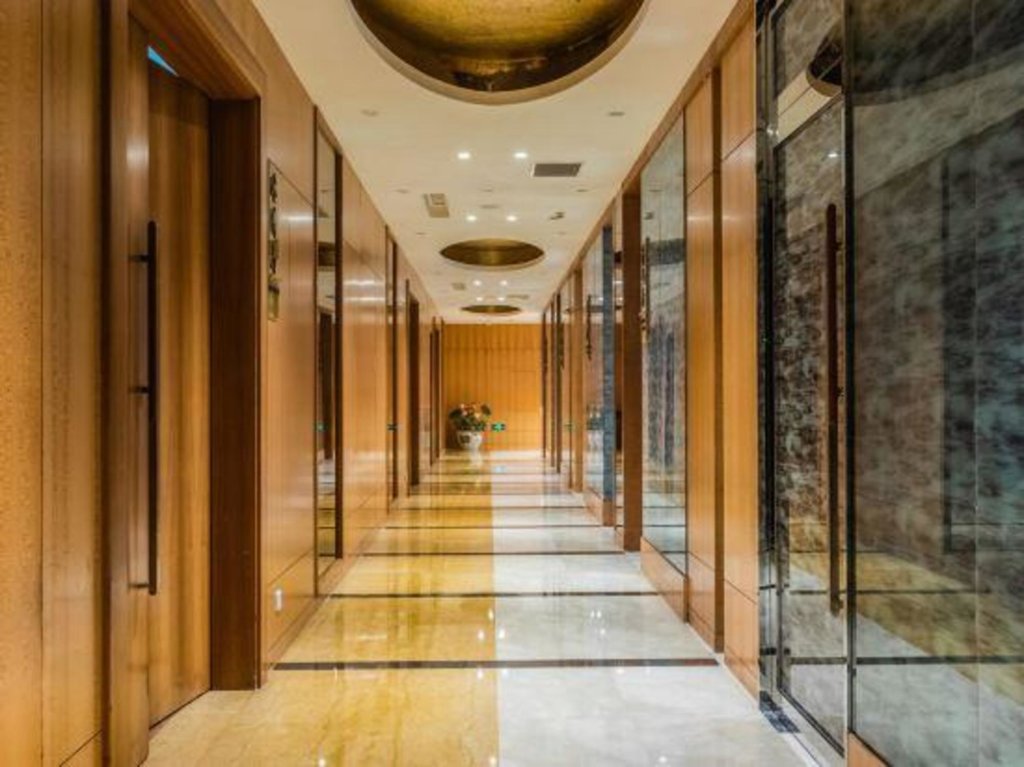 Уси: Jinling Lakeview Hotel