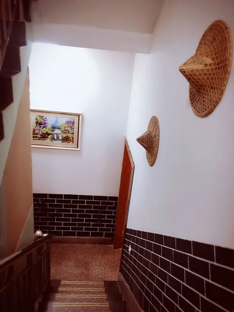 Хуаншань: Yellow Mountain Bridge Over River Inn