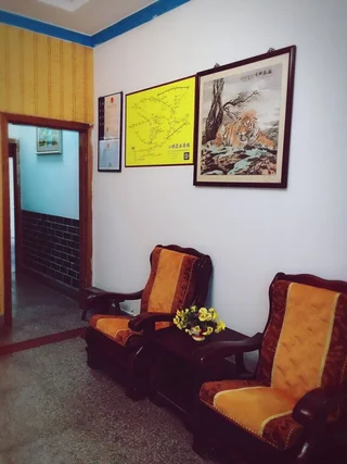Хуаншань: Yellow Mountain Bridge Over River Inn