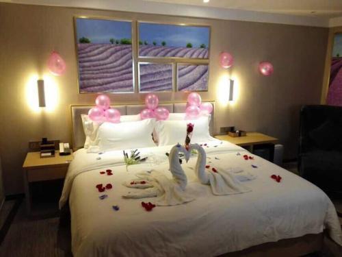 Ухань: Lavande Hotel Wuhan Guanggu Xiongchu Road Branch