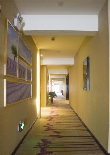 Ухань: Lavande Hotel Wuhan Guanggu Xiongchu Road Branch