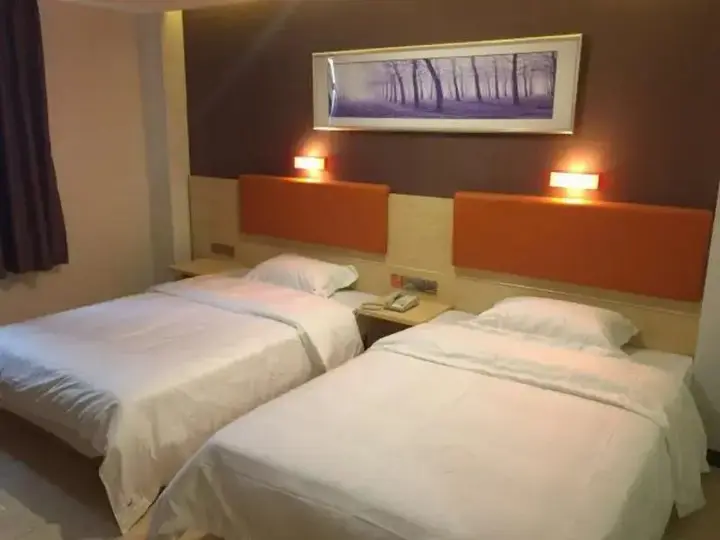 Хойчжоу: 7 Days Premium (Huizhou International Materials City)