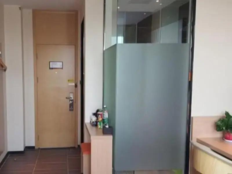 Жичжао: 7 Days Premium Rizhao Juxian Bus Station Branch