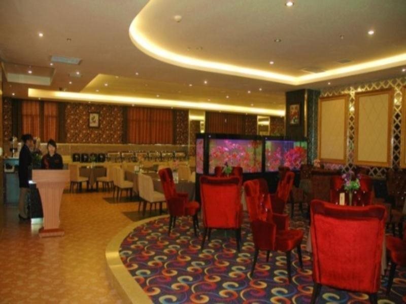 Аксу: Aksu Pudong Holiday Hotel