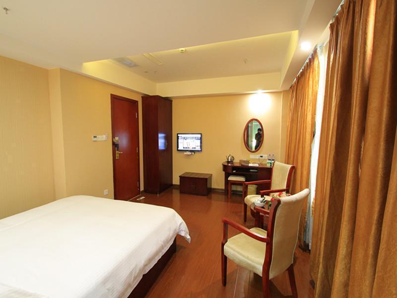 Цзеян: GreenTree Inn Jieyang North Linjiang Road Express Hotel