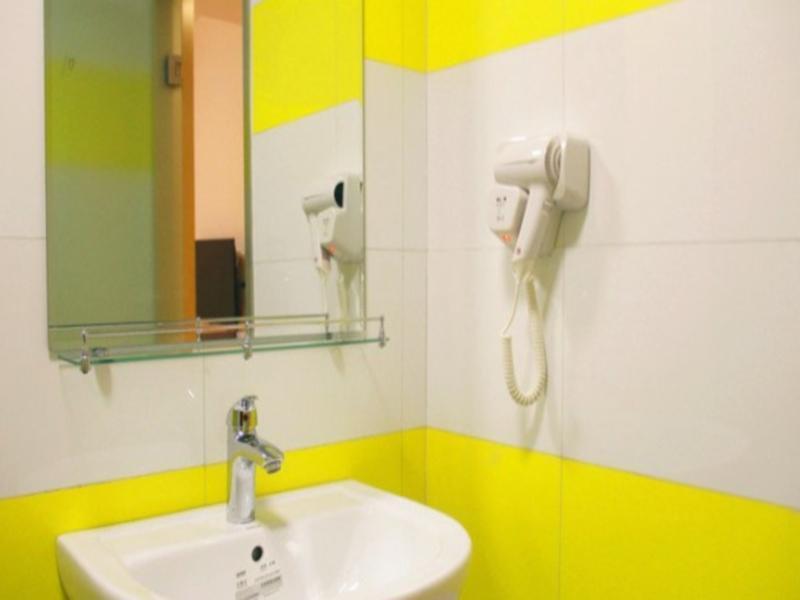 Чжэньцзян: 7 Days Inn Zhenjiang Train Station Wanda Square