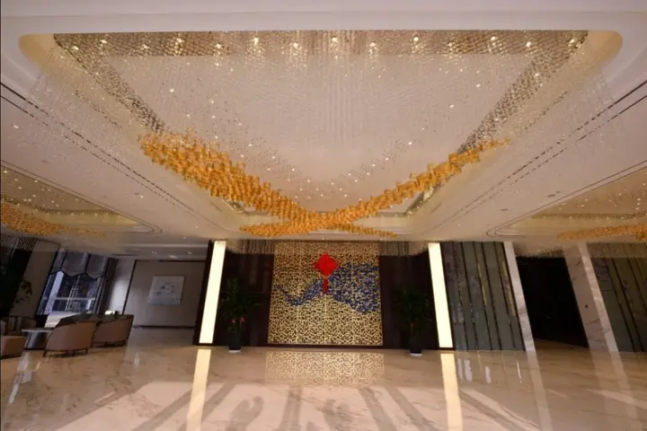 Чэнду: Holiday Inn Chengdu Qinhuang