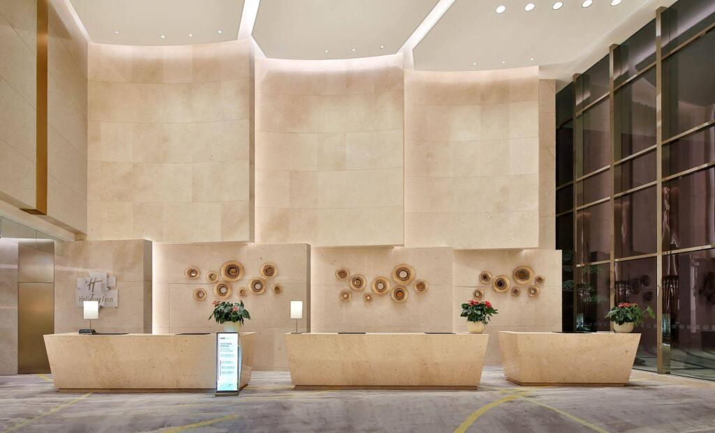 Чэнду: Holiday Inn Chengdu Qinhuang