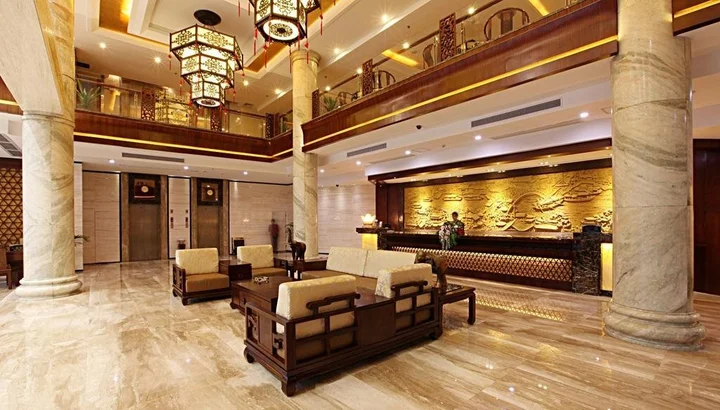 Цзеян: Donghu Grand Hotel