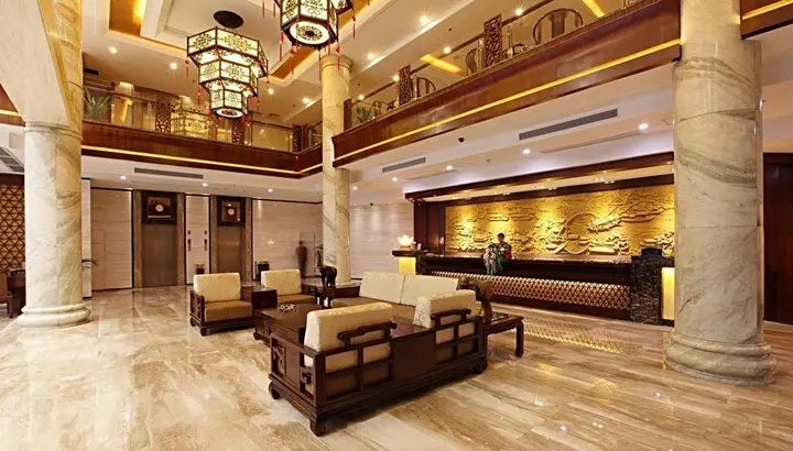 Цзеян: Donghu Grand Hotel