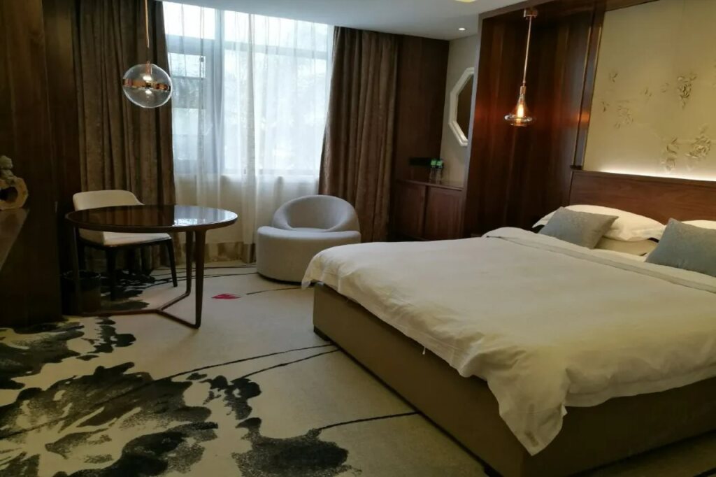 Цзеян: Donghu Grand Hotel