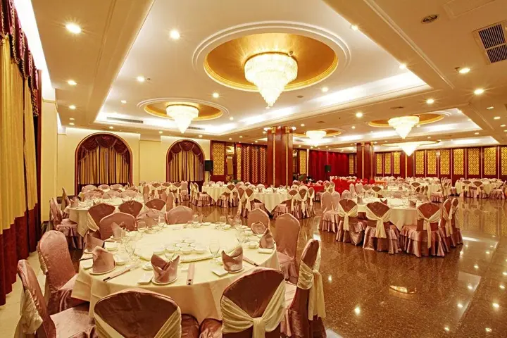 Цзеян: Donghu Grand Hotel