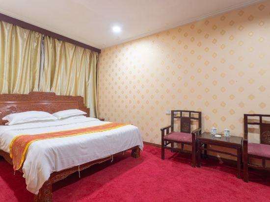 Цзинин: Kongfu Hotel