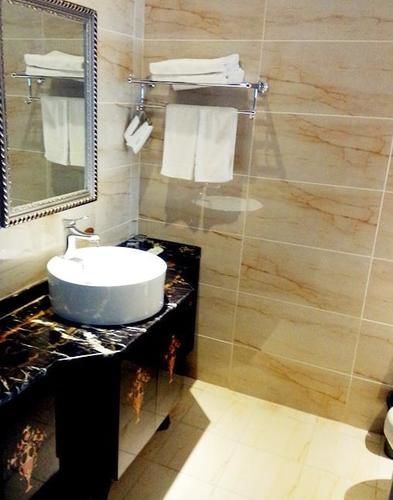 Лоян: Kaiyuan Business Hotel Luoyang Sanyanju