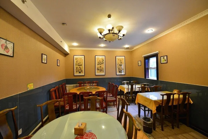 Пекин: East Sacred Hotel-near Beijing Tiananmen Square,the Forbidden City,Wangfujing Street-Newly renovated hotel