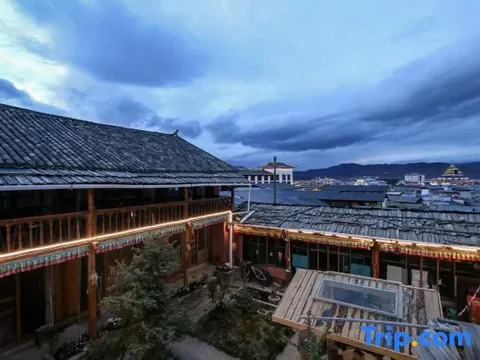 Шангри-Ла: Shangri-La Wangshan Xiaoyuan Inn (Dukezong Ancient City Shop)