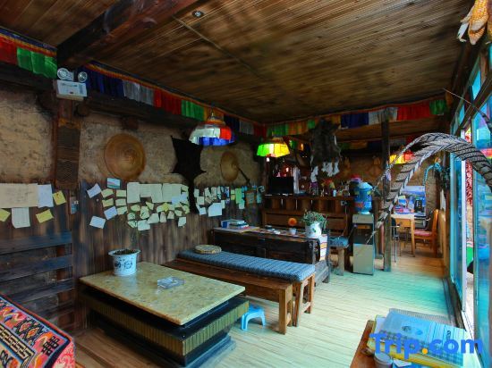 Шангри-Ла: Shangri-La Wangshan Xiaoyuan Inn (Dukezong Ancient City Shop)