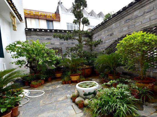 Гуйлинь: Guilin The Yao Nationality South Courtyard National House