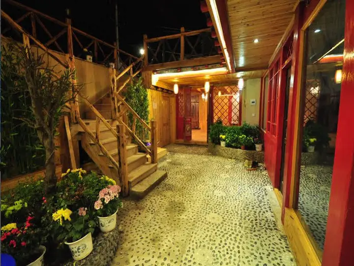 Шангри-Ла: The Cozy Inn