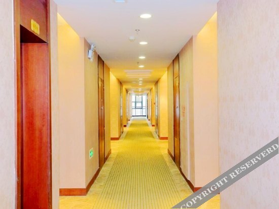 Цзясинь: Jiaxing International Tennis Hotel