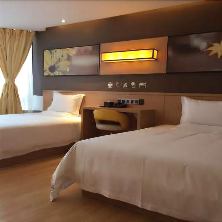 Ухань: IU Hotel Wuhan High-speed Rail Honggang City