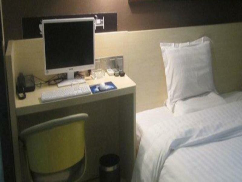 Наньян: 7 Days Inn Nanyang Xi Xia South Bai Yu Road