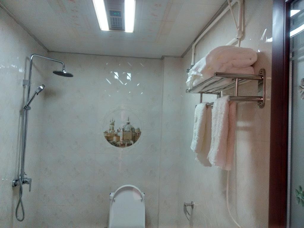 Фэньи: Home Away from Home Mao