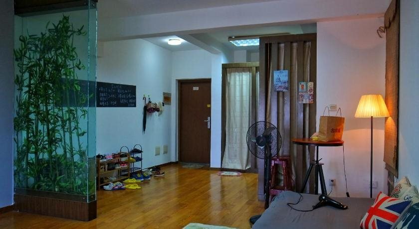 Наньнин: AtHere Hostel