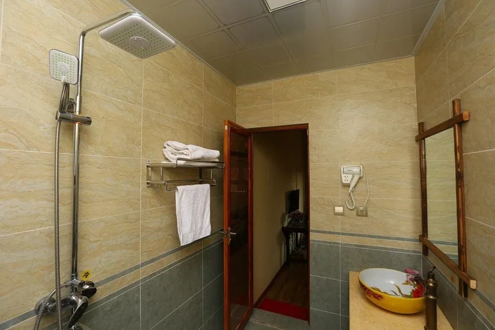 Дали: Butterfly Dream Boutique Inn