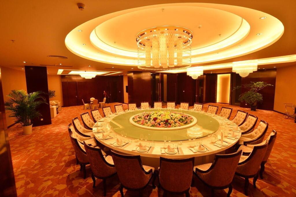 Аньцин: Huating Lake Shijiyuan Intl Hotel