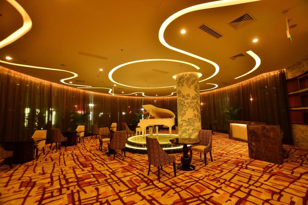 Аньцин: Huating Lake Shijiyuan Intl Hotel