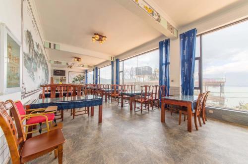 Дали: Dali Xiyun Holiday Hotel