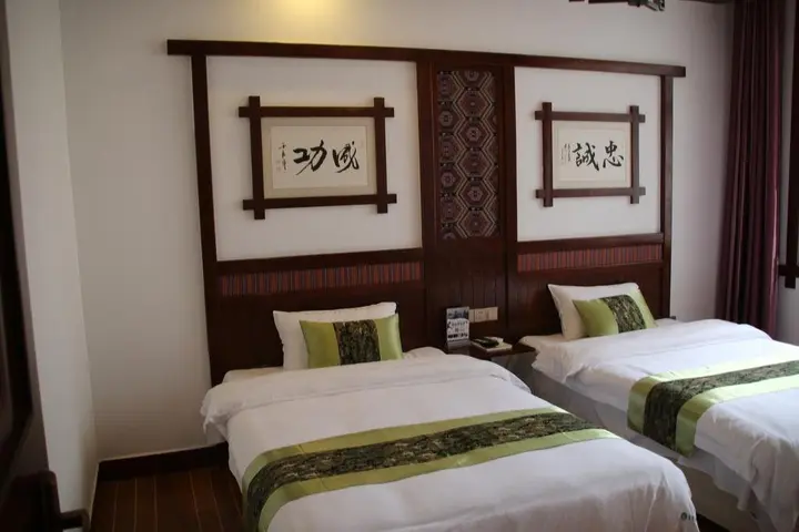 Чжанцзяцзе: Military Theme Inn