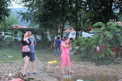Бенкси: Benxi Riverside Farm Stay