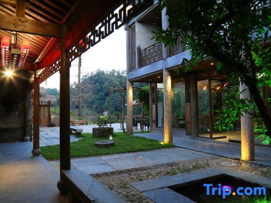 Шанграо: Huamantang Liuli Xiangyuan Hotel